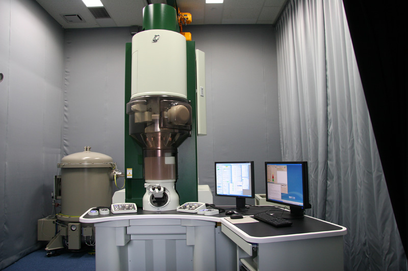 実動環境対応物理分析電子顕微鏡（JEM-ARM200F-G）